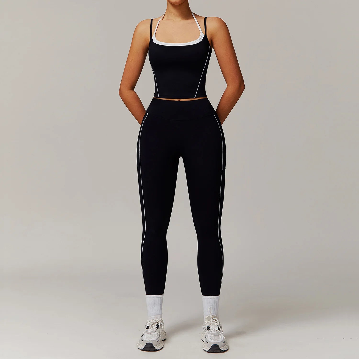 Fitness Set Cropped Top and V-Waist Yoga Pants